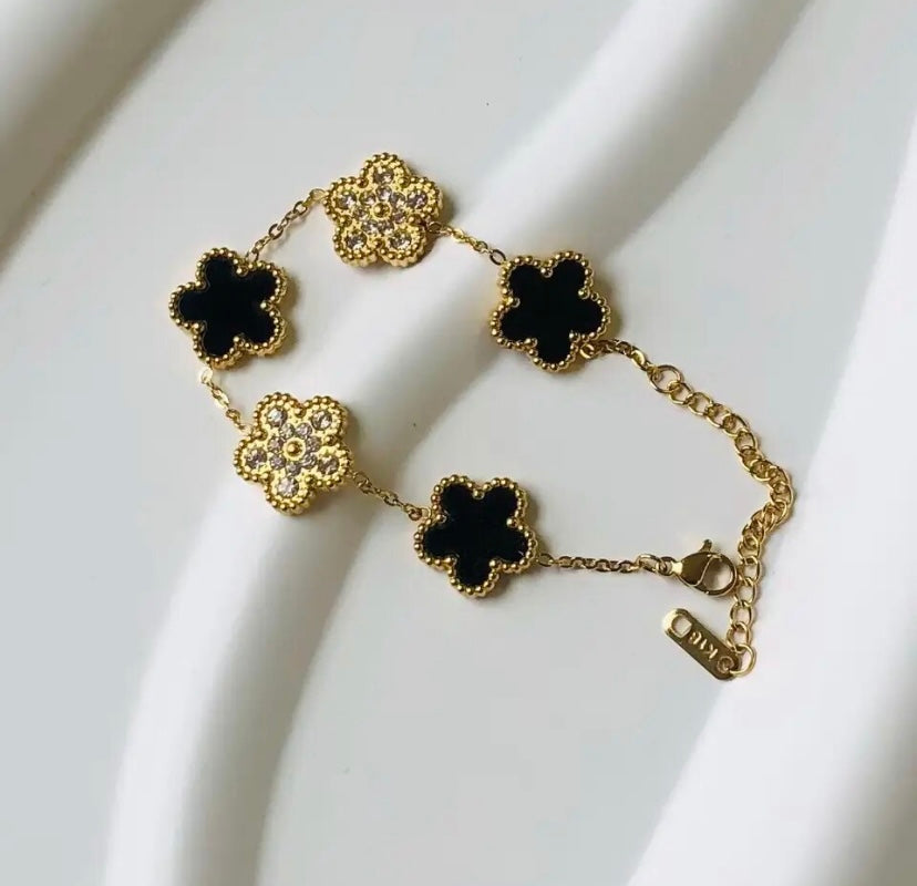 Sura Flower Zircon Bracelet