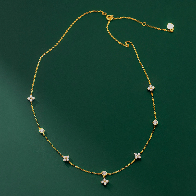 Four Leaf Clover Zircon Necklace