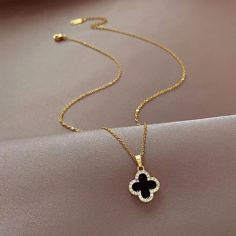 ALIYA Clover Necklace