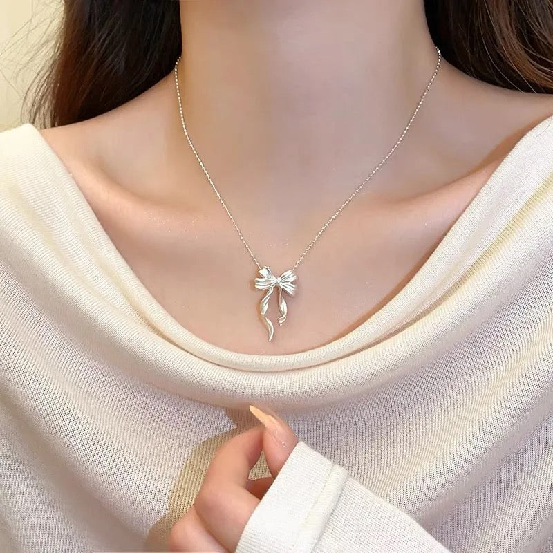 Melody Bow Necklace