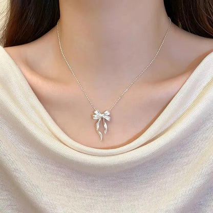 Melody Bow Necklace