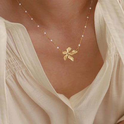 Flower Bead Pendant Necklace