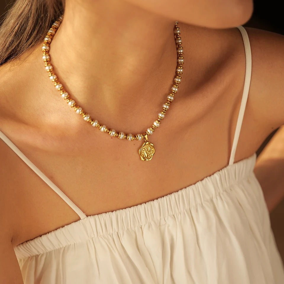 Tear Drop Glass Pearl Pendant Necklace