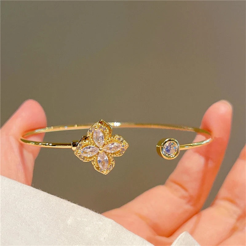 Rotatable Zircon Flower Bracelet